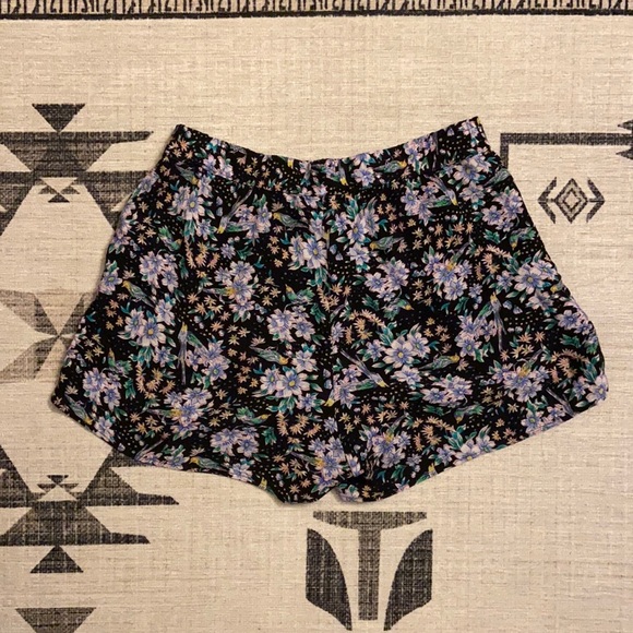 Anthropologie Scarf Printed Shorts (Size XS) - Picture 4 of 6